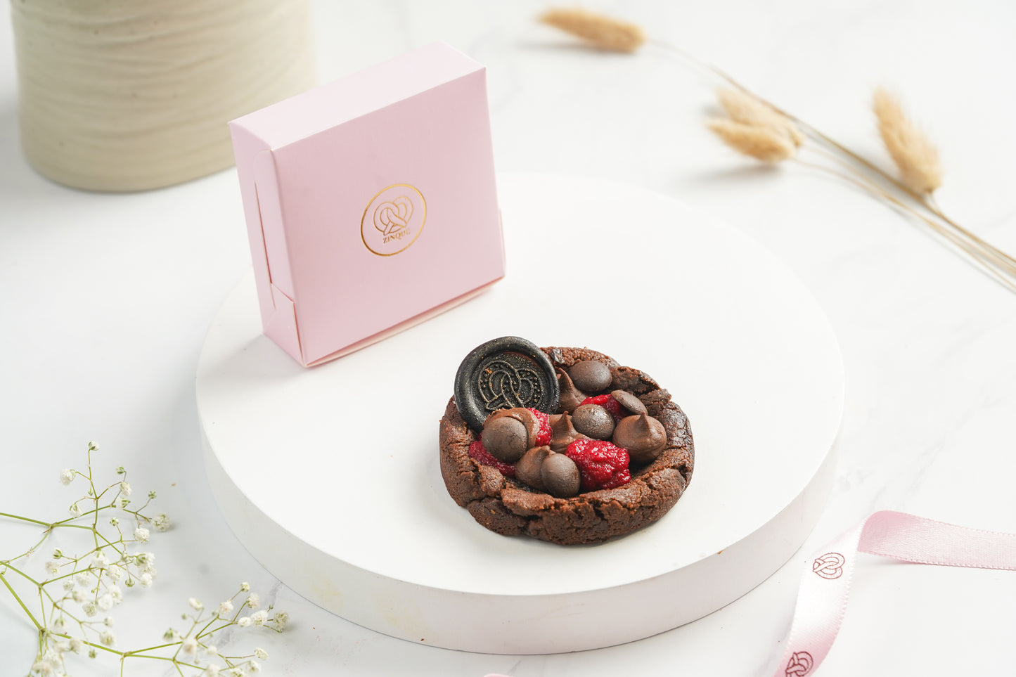 Raspberry and Chocolate Cookie (Box of 1)