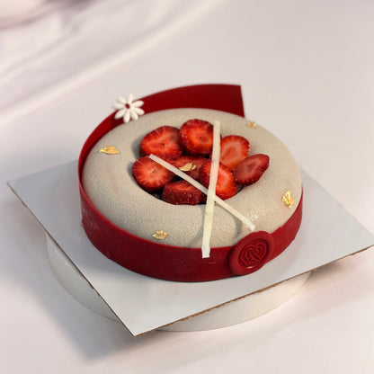 Sugar-Free Chocolate Strawberry Gateau