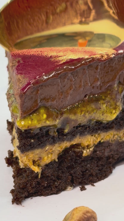Velvet Pistachio Kunafa Heart (750gms)