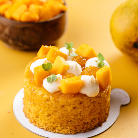Mango Namelaka Mini Cake